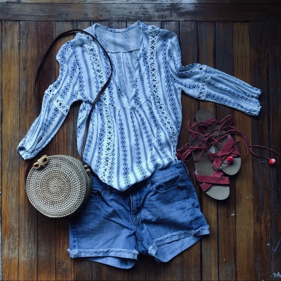 BOHO PEASANT TUNIC BLOUSE WITH EYELET DETAILS - Picture 2 of 8